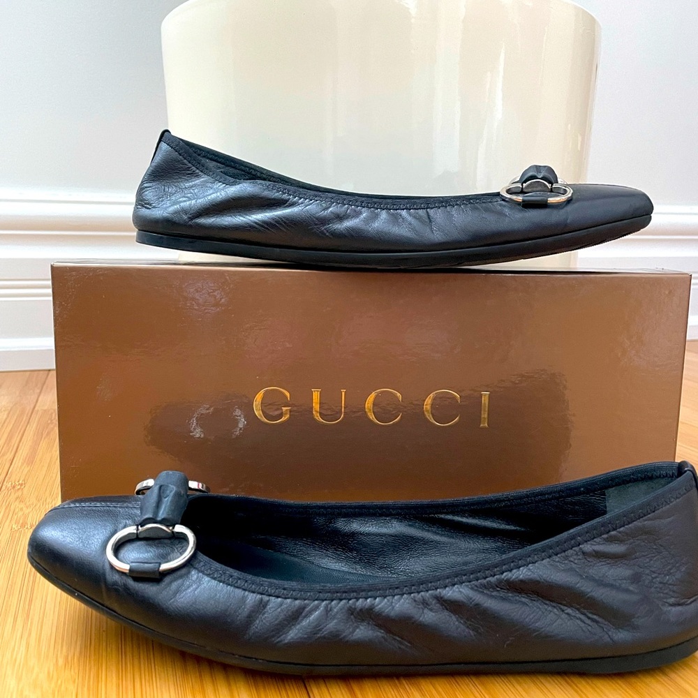 Gucci leather flats 38.5 (US 8.5). Dark navy. Authentic.
